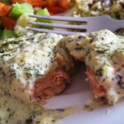 Salmon Fillets with Creamy Dill