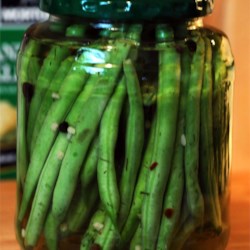 Crisp Pickled Green Beans