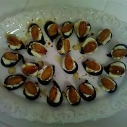 Elegant Fig Appetizers with Goat Cheese and  Almonds Recipe