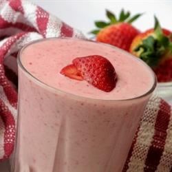 B and L's Strawberry Smoothie