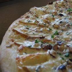 Pear and Gorgonzola Cheese Pizza