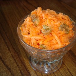 Mom's Carrot and Raisin Salad