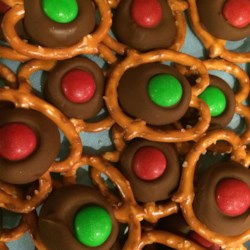 Chocolate Pretzel Treats