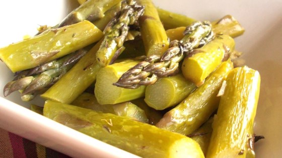 What is a good recipe for roasted asparagus with garlic?