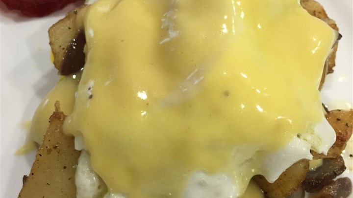 Creamy Hollandaise Sauce Recipe