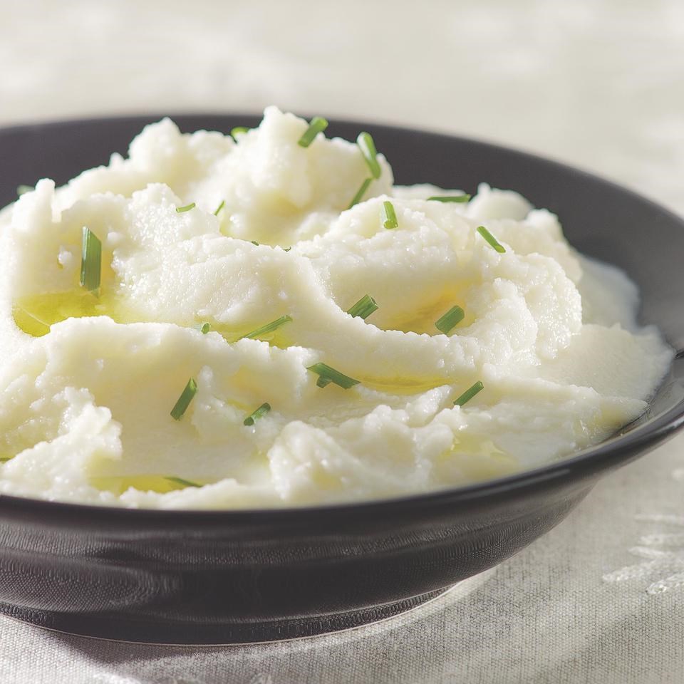 Creamy Mashed Cauliflower | 23 Quick & Easy Vegetarian Christmas Dinner Recipes