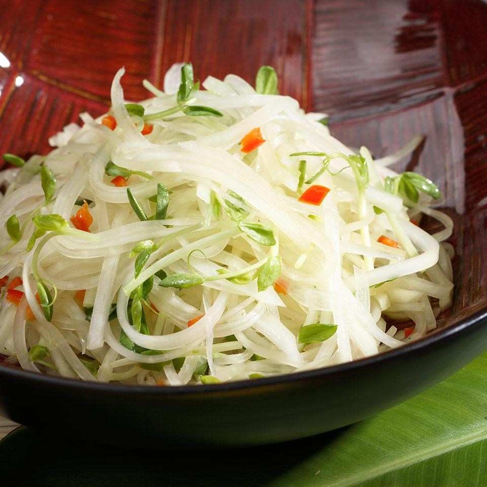 Green Papaya Salad Recipe - EatingWell