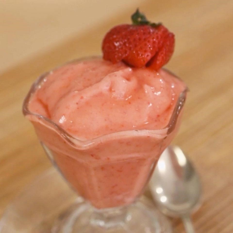 Sugar-Free Strawberry Frozen Yogurt Recipe - EatingWell