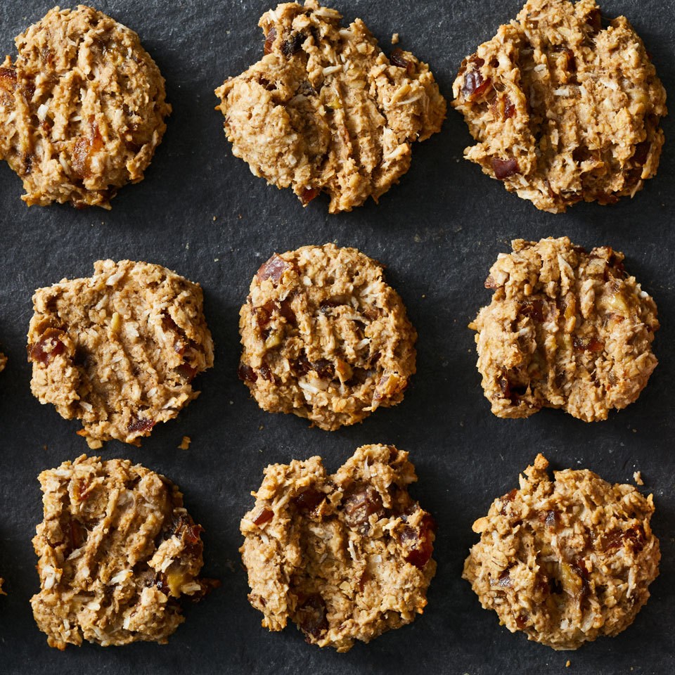 No-Sugar-Added Oatmeal Cookies Recipe - EatingWell