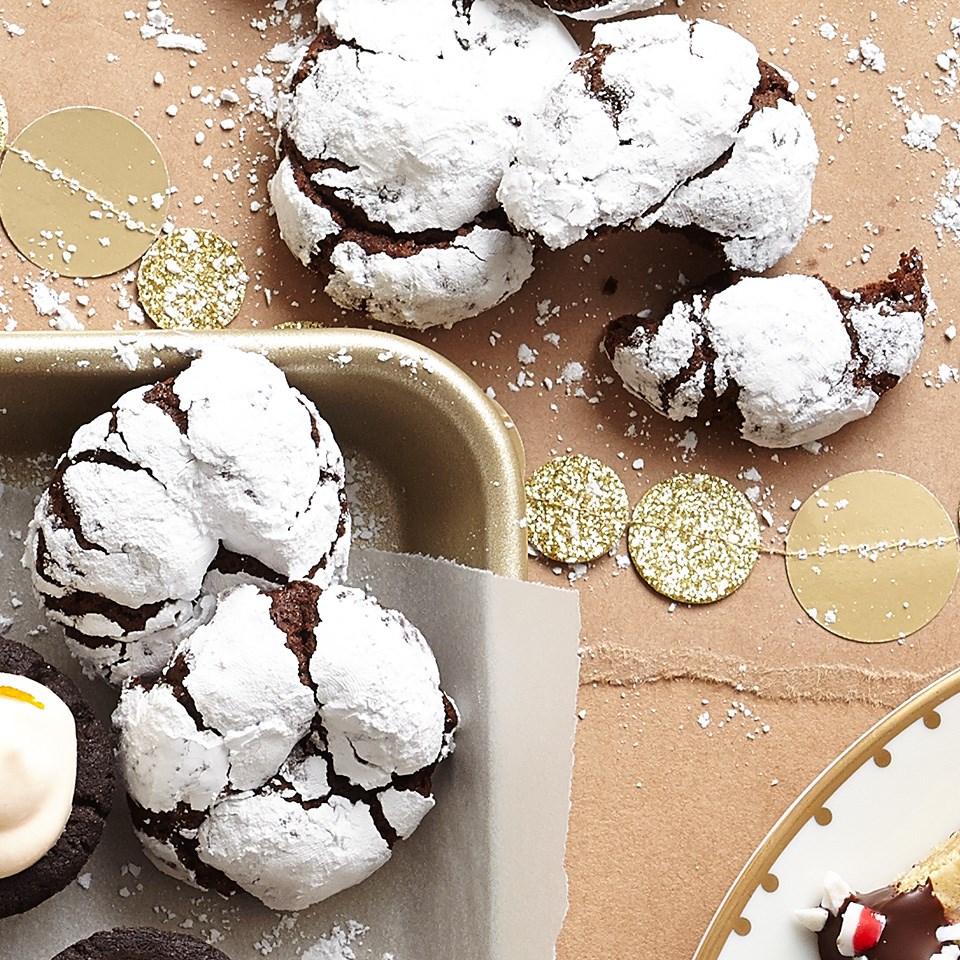 Chocolate-Mint Crinkle Cookies Recipe - EatingWell