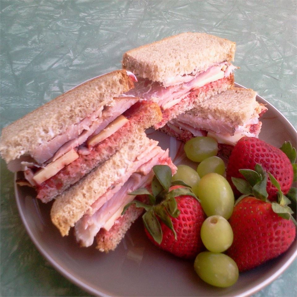 Mini Ham, Swiss, Rye Sandwiches with Cranberry Onion Relish_image