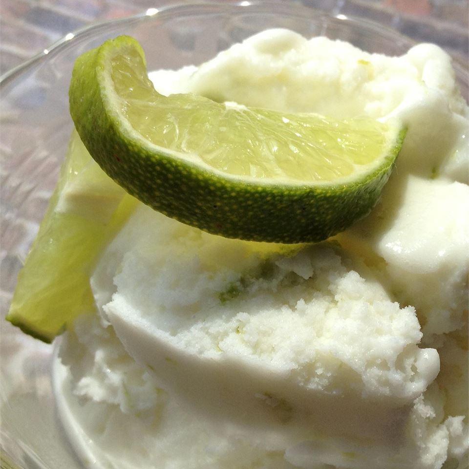 Coconut Lime Ice Cream - Automatic Ice Cream Maker Recipe_image
