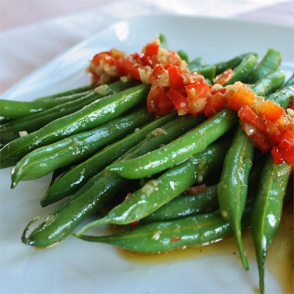 Garlicky, Spicy and Sesamey Green Beans_image