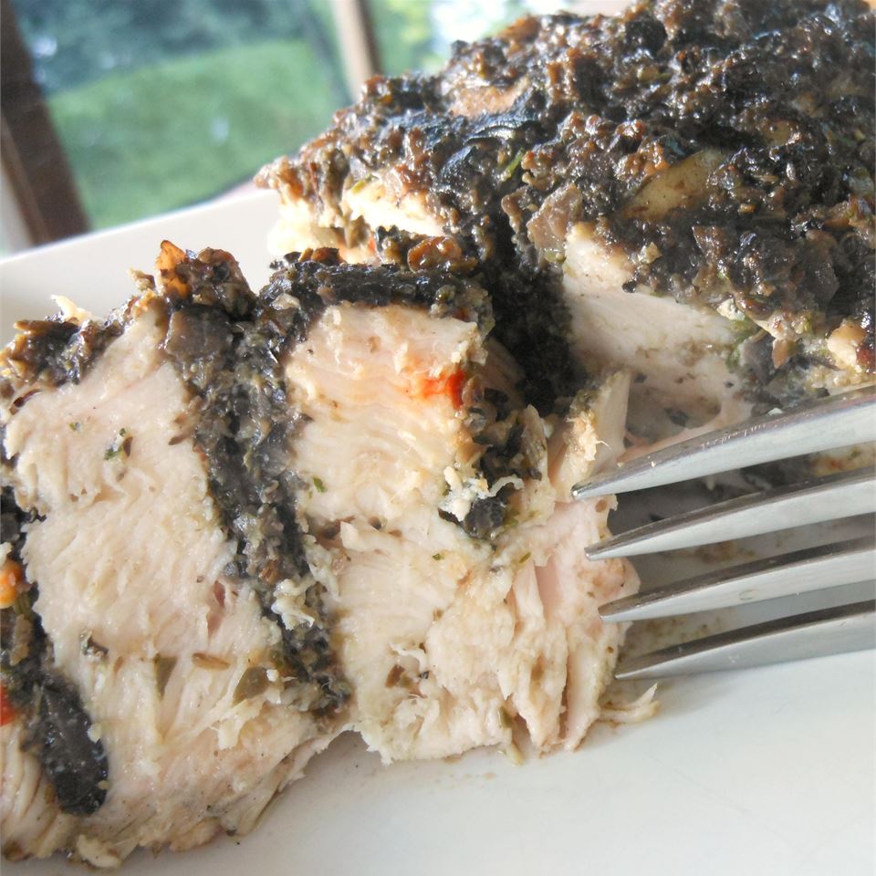 Grilled Stuffed Chicken With Olive and Caper Puree_image