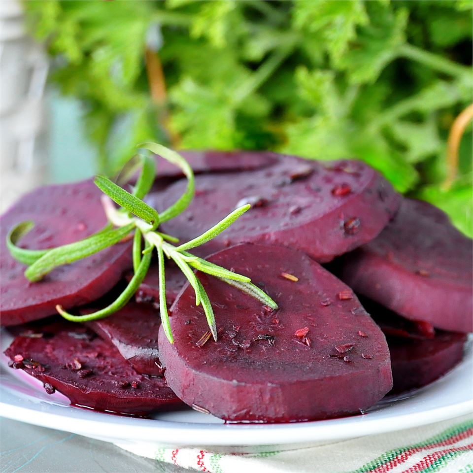 Grilled Beets in Rosemary Vinegar_image