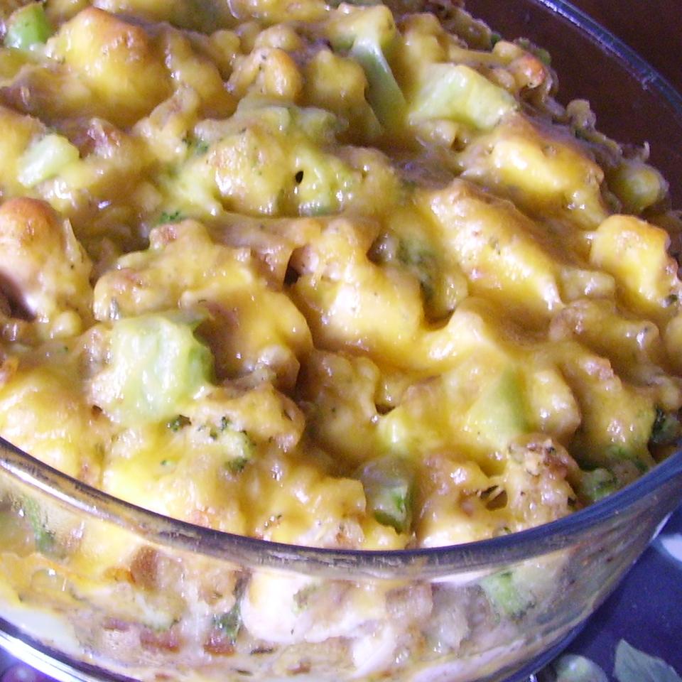 Quick Chicken and Stuffing Casserole_image