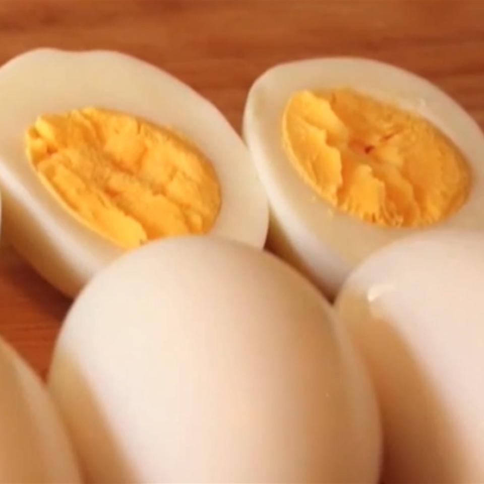 Идеальное яйцо. Идеальные яйца вкрутую. Подача яиц. Яйцо вкрутую смешное. Варёные яйца при беременности.