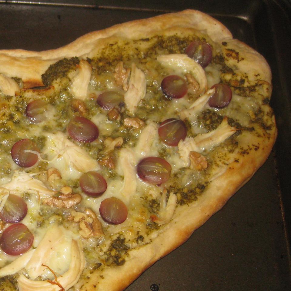Grape, Chicken, and Walnut Pesto Pizza_image