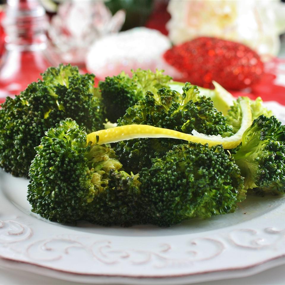 Broccoli with Lemon Butter Sauce_image