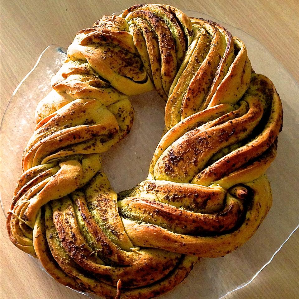 Braided Bread with Pesto_image