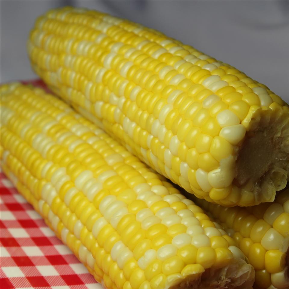 Delicious and Easy Corn on the Cob_image