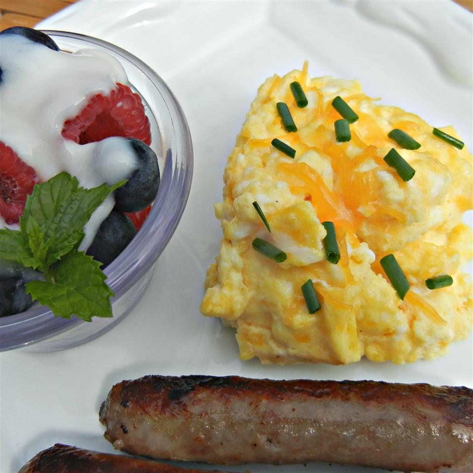 Cheesy Oven Scrambled Eggs_image