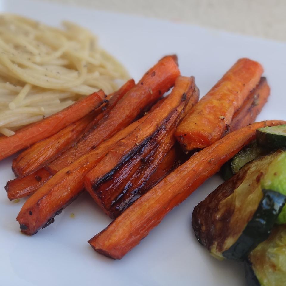 Balsamic Roasted Carrots image