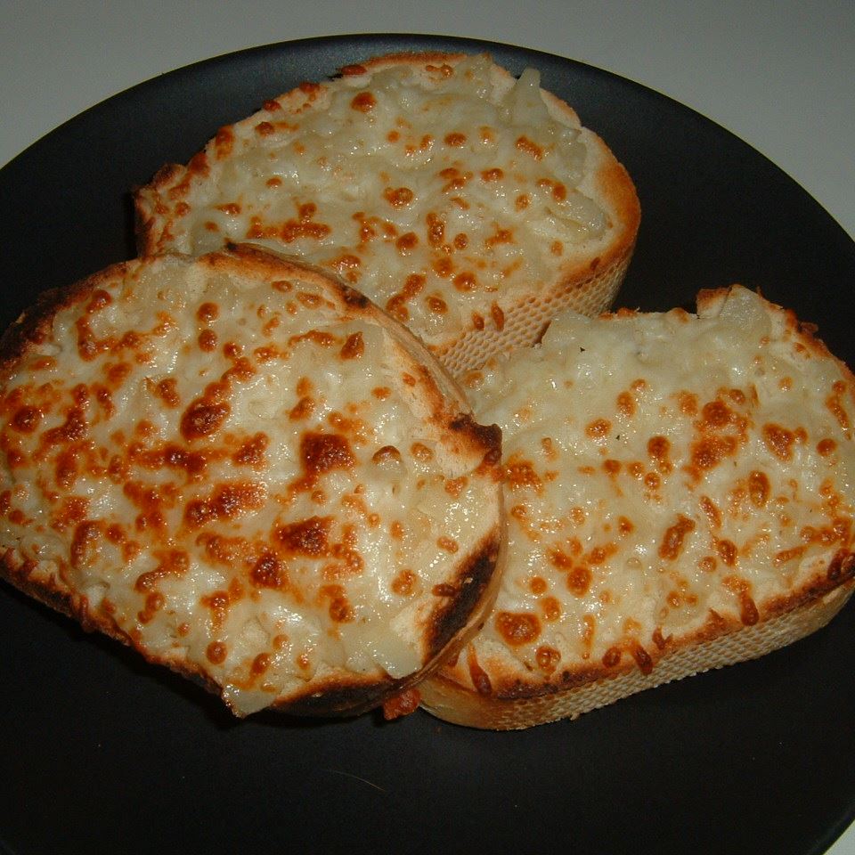 Cheese Onion Garlic Bread_image