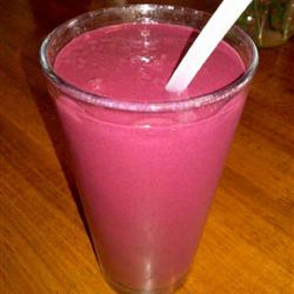 Beet and Berry Smoothie image