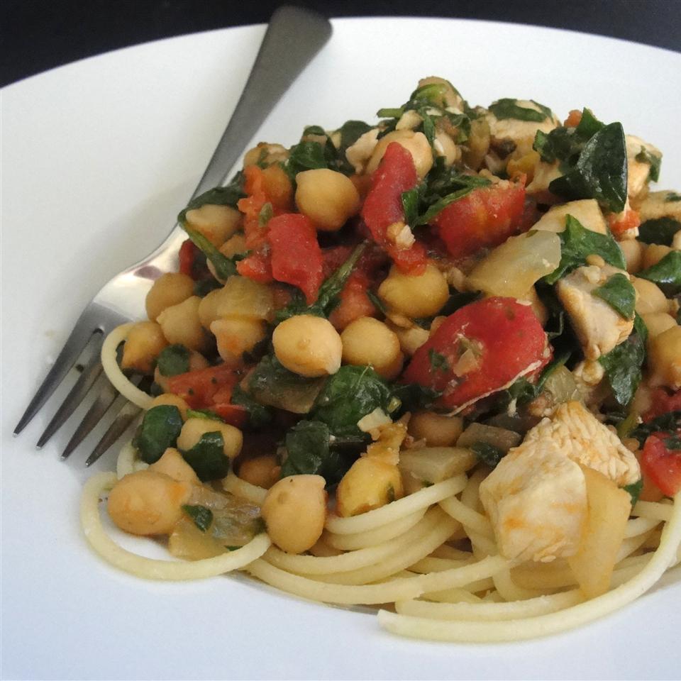 6 of 7. Pasta with Spinach and Chickpeas. 