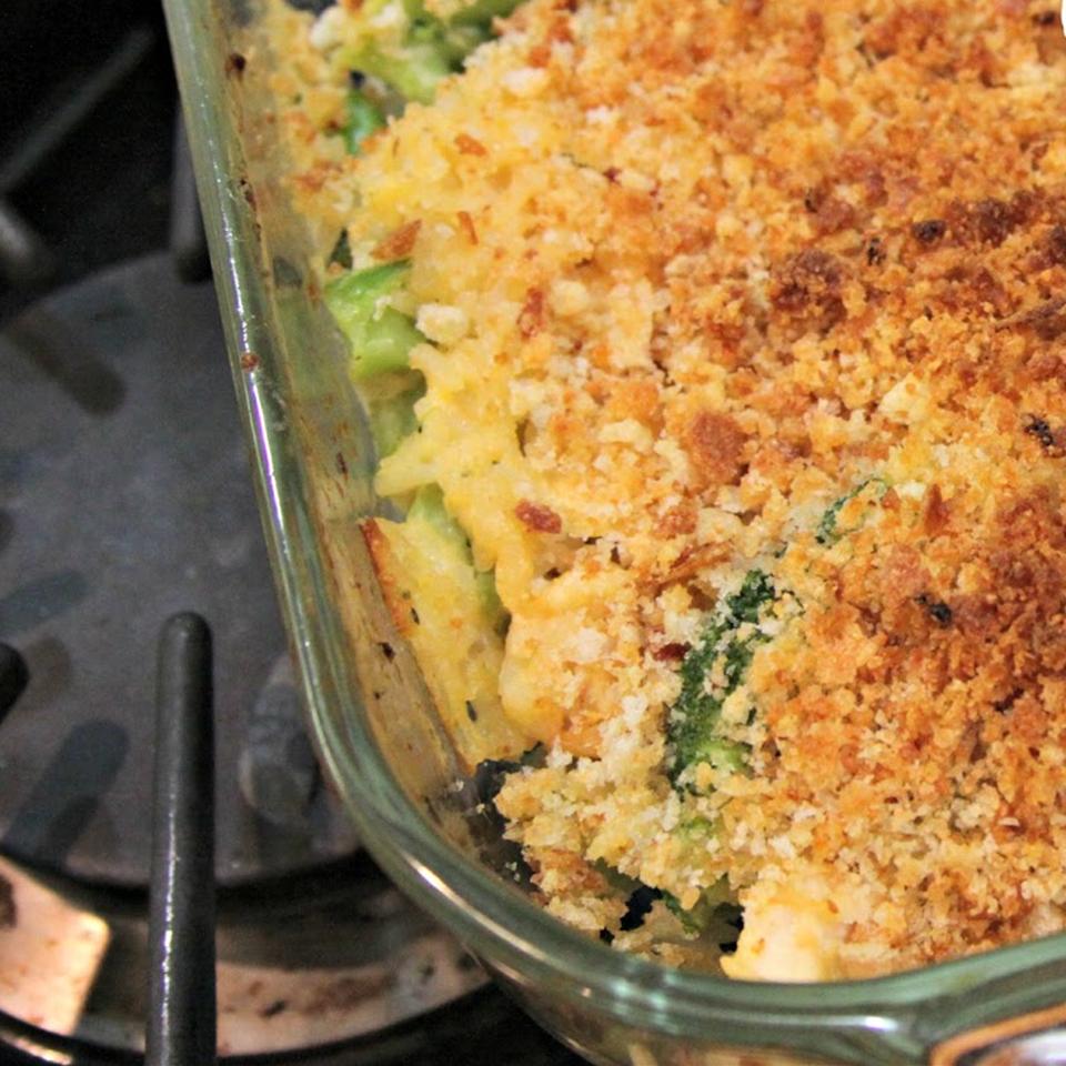 Lower-Fat Chicken and Broccoli Casserole image