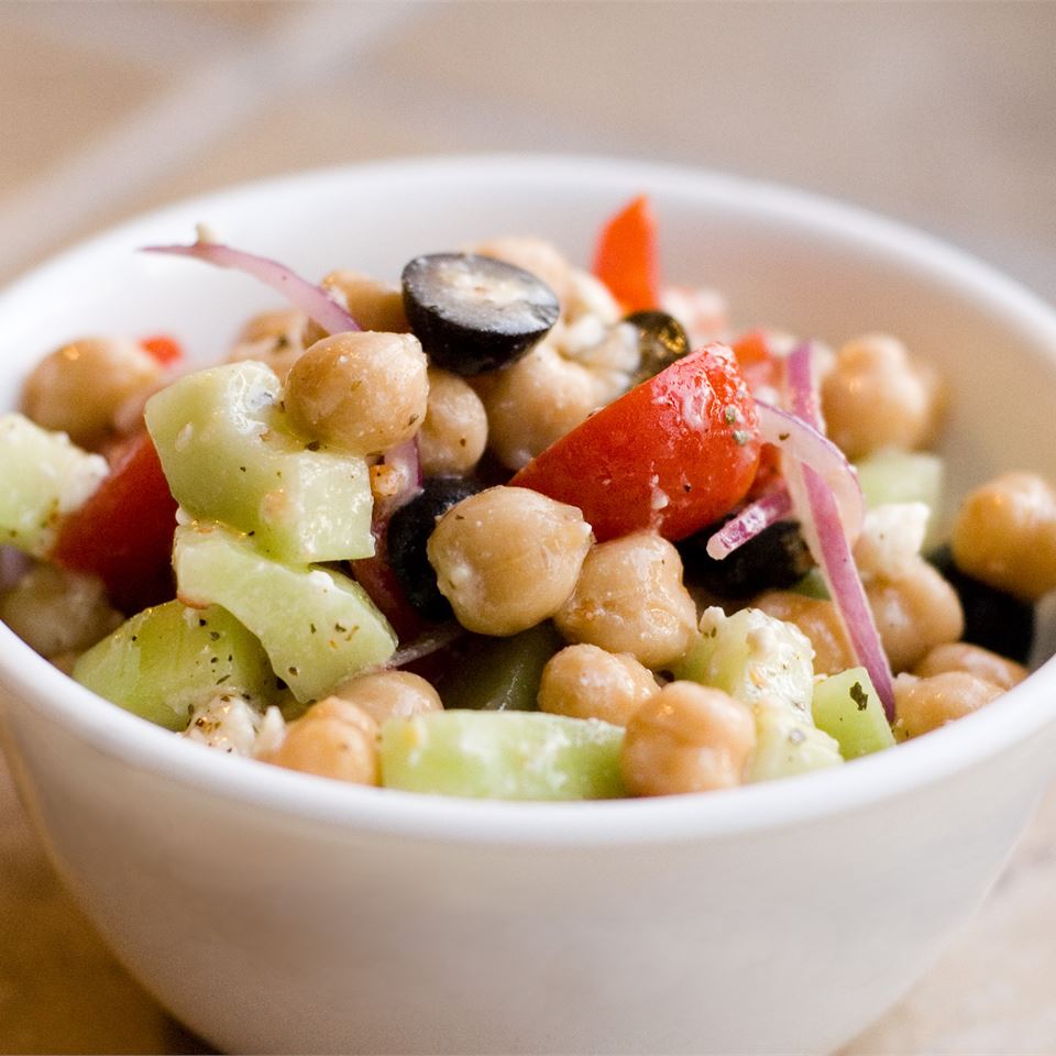 Greek Garbanzo Bean Salad_image