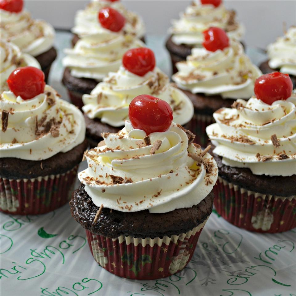Cherry Coke® Cupcakes_image