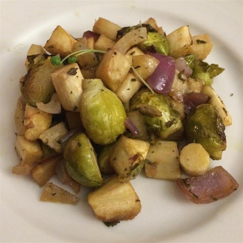 Roasted Brussels Sprouts and Parsnips_image
