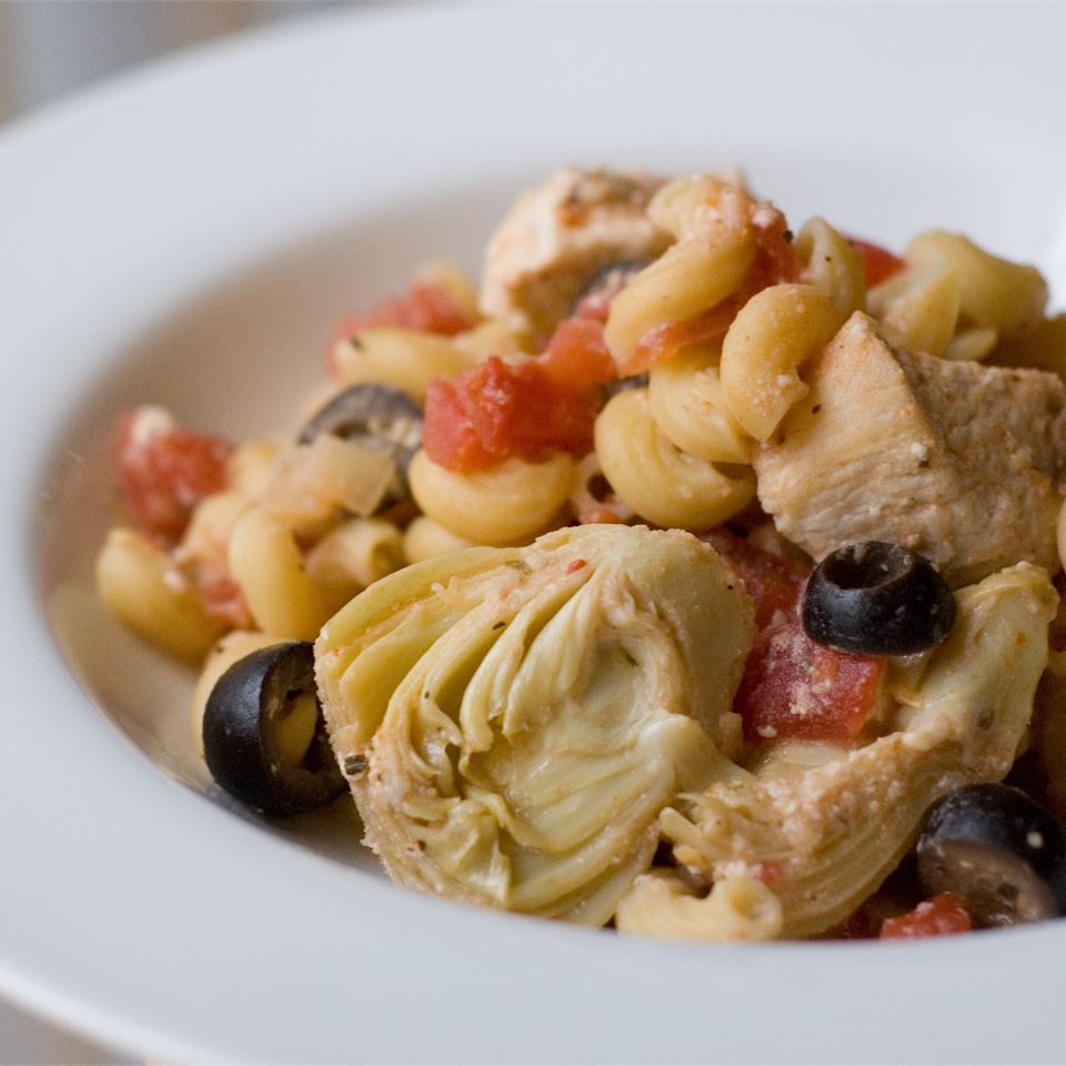 Greek Chicken Pasta image