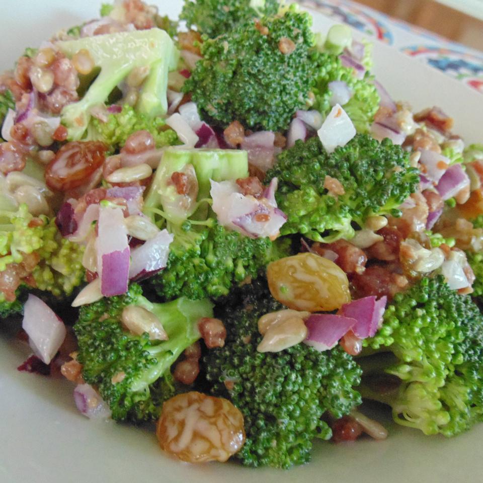 Easy Broccoli Bacon Salad_image
