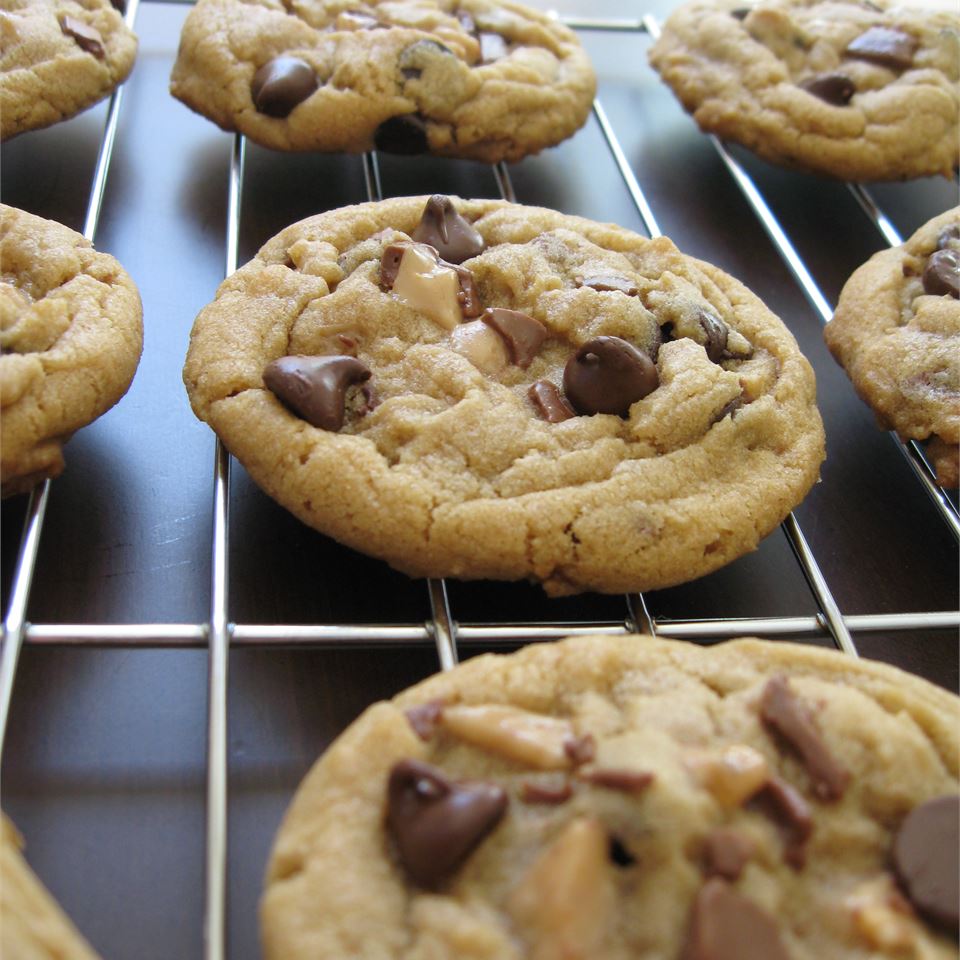 Toffee Chocolate Chip Cookies_image