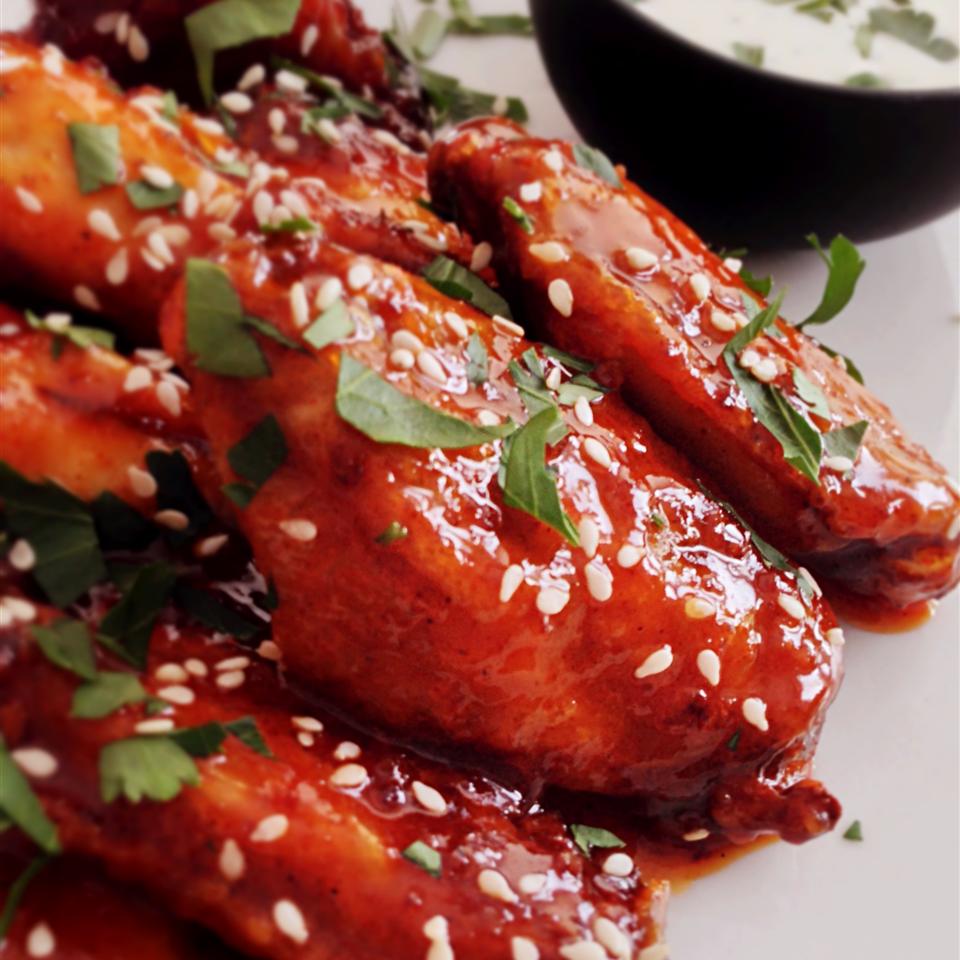 Crispy Honey Sriracha Chicken Wings_image