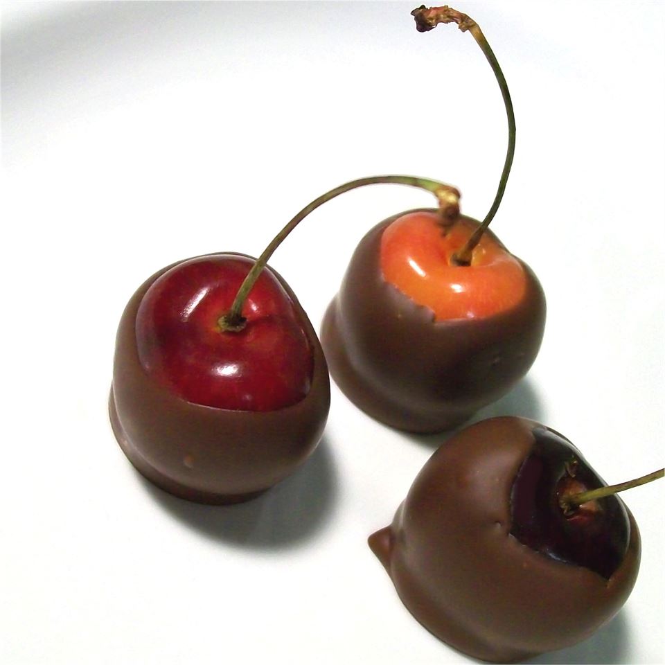 Chocolate Dipped Bing Cherries_image