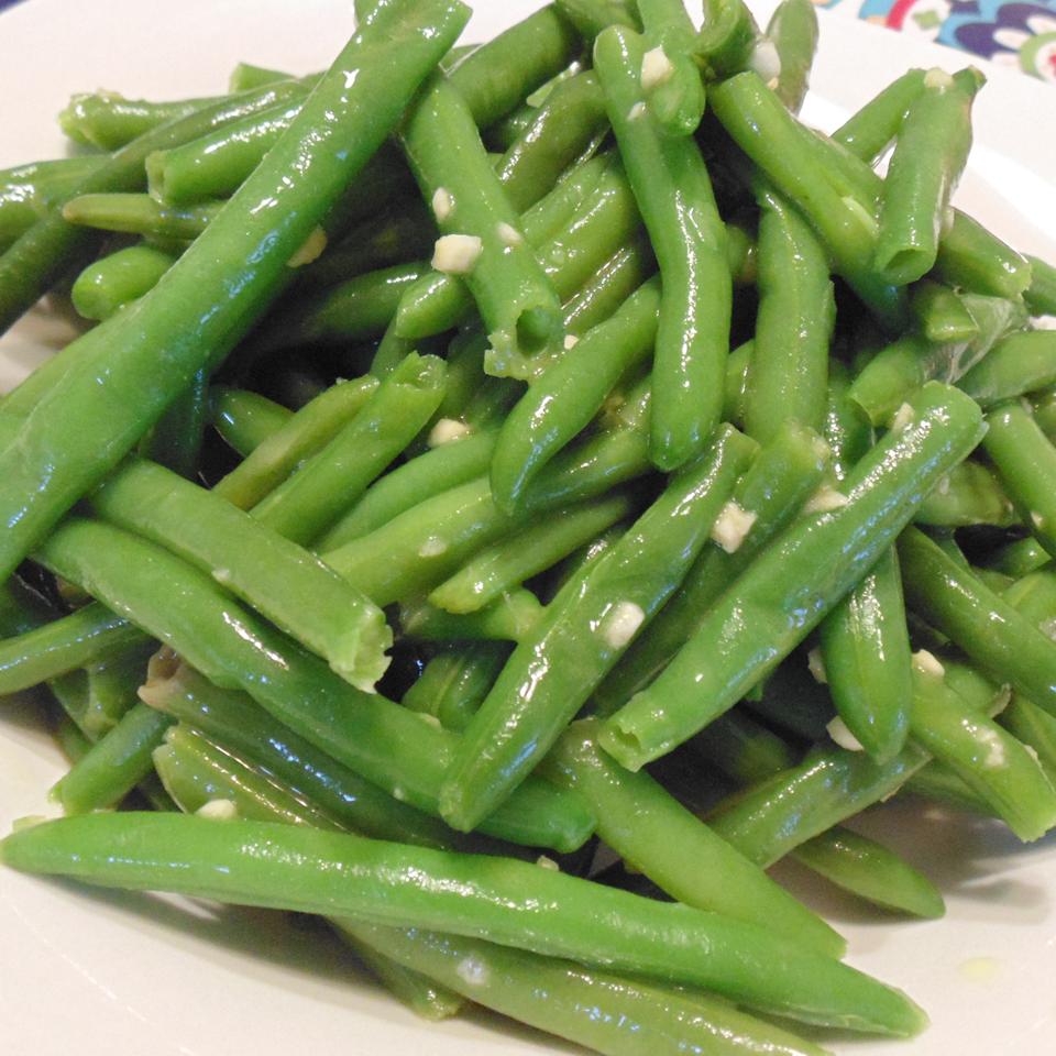 Deluxe Garlic Green Beans Recipe