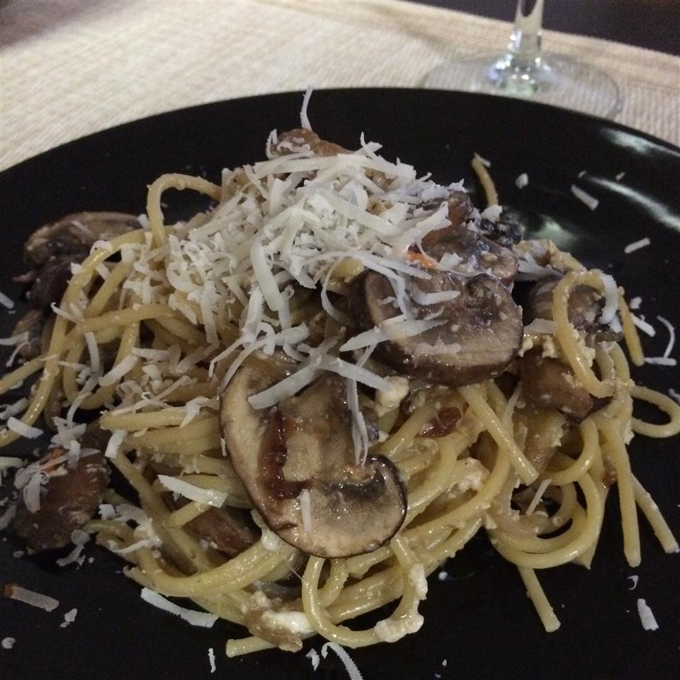 Garlic Mushroom Pasta_image