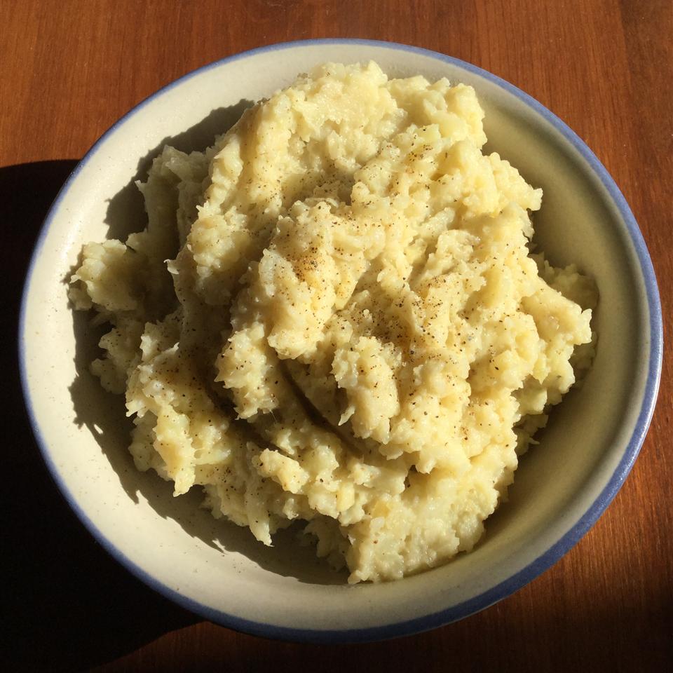 Rockin' Good Smashed Cauliflower with Garlic Recipe | Allrecipes