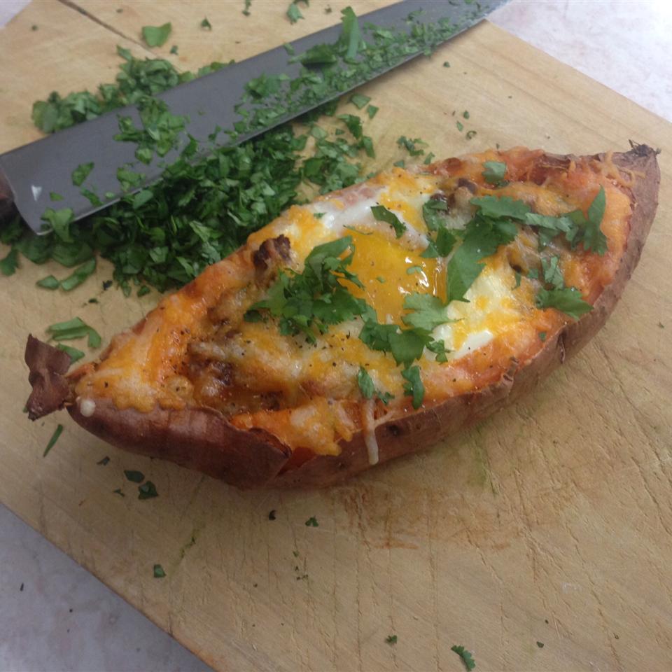 Cheesy Chorizo and Egg Sweet Potato Boats_image