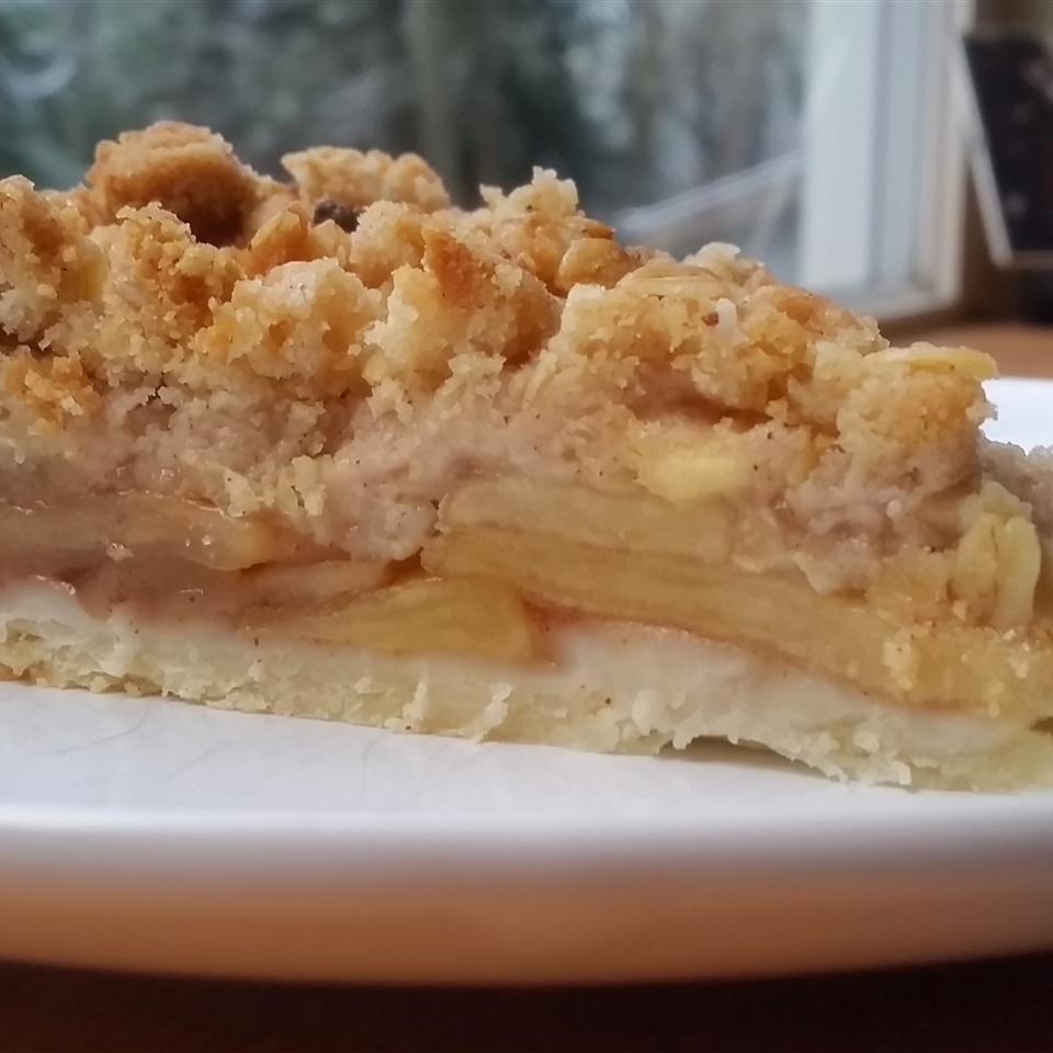 Dutch Apple Pie with Oatmeal Streusel image