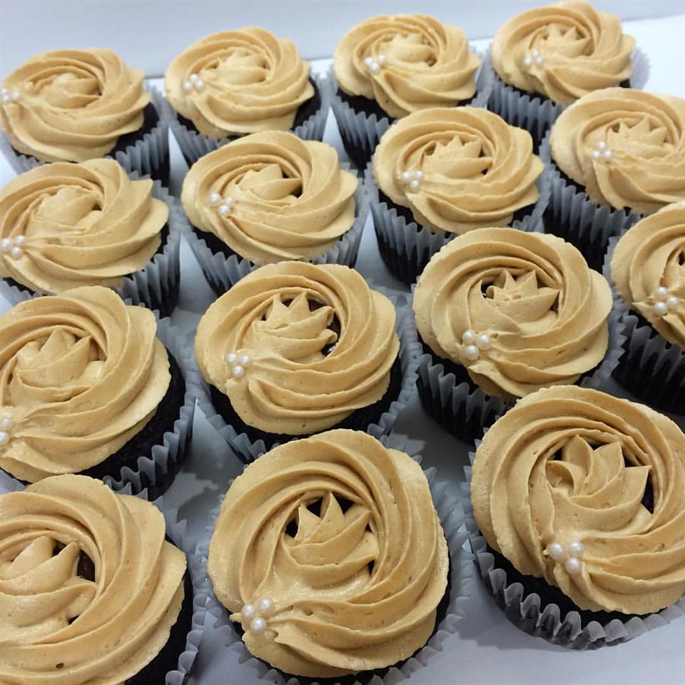 Fluffy Peanut Butter Frosting_image