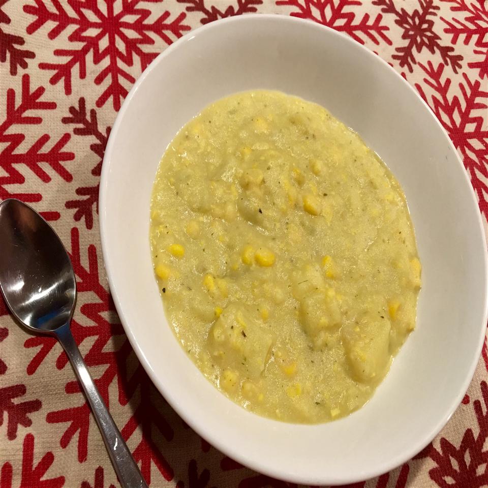 Clean-Eating Potato and Corn Chowder_image