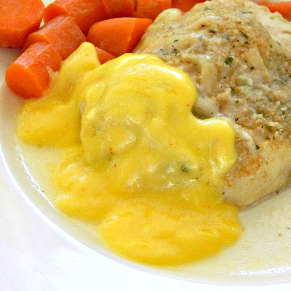 Creamy Hollandaise Sauce Recipe