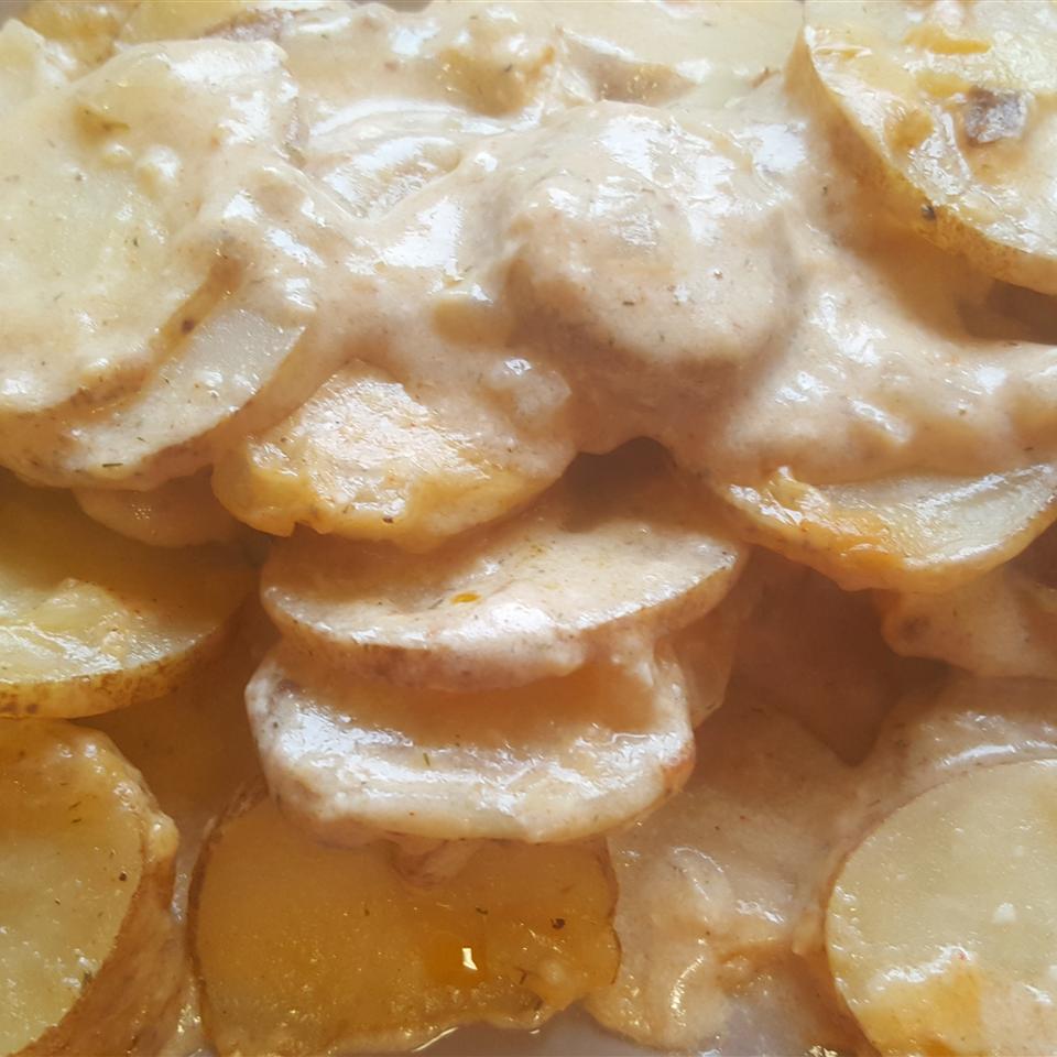 Baked Scalloped Potatoes image