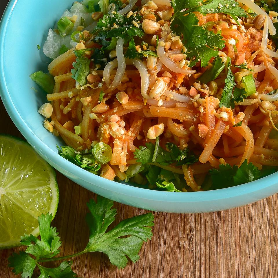 Carrie's Pad Thai Salad_image