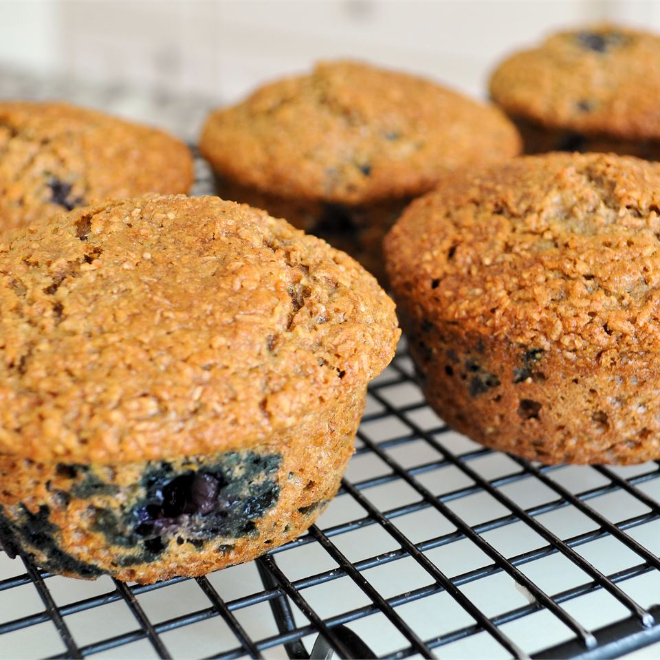Low-Fat Blueberry Bran Muffins_image